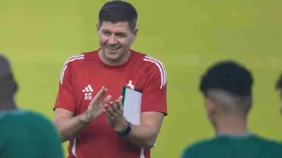 ستيفن جيرارد مدرب الاتفاق السعودي