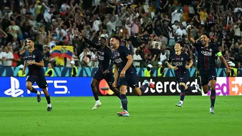 فرحة لاعبو باريس بالفوز