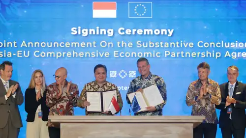 خلال توقيع الاتفاق