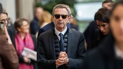 وزير الداخلية الفرنسي خلال جولة 