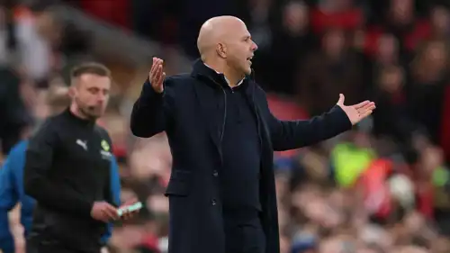 أرني سلوت مدرب ليفربول