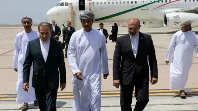 مشاركة وزير الخارجية الإيراني في المفاوضات غير المباشرة مع أمريكا