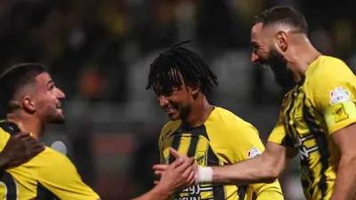 كريم بنزيما وحسام عوار