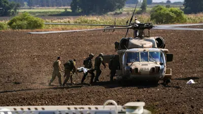 طائرة إسرائيلية تنقل جنود مصابين 