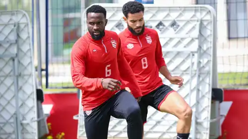 كينيث سيماكولا لاعب الإفريقي سابقا