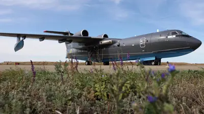 الطائرة البرمائية الروسية ب 200