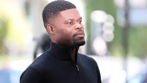 توماس بارتي أثناء محاكمته بتهمة الاغتصاب