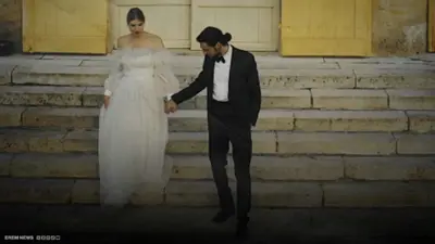 عريس يهرب بعد الزفاف بساعة ويرتبط بابنة خال العروس