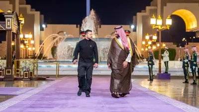 ولي عهد السعودية خلال استقباله زيلينسكي