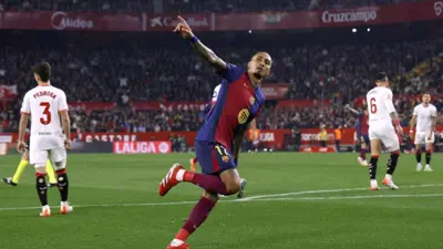 البرازيلي رافينيا نجم برشلونة 