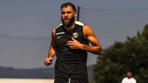 كريم بنزيما في تدريبات الاتحاد السعودي