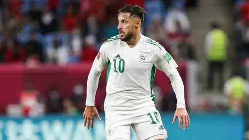 يوسف بلايلي نجم منتخب الجزائر