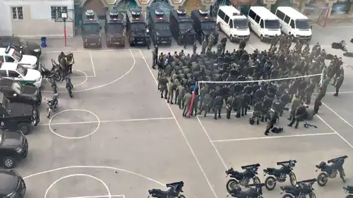 عناصر الأمن الإيرانية 