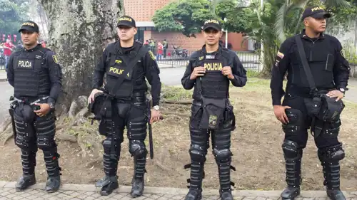 عناصر من الشرطة الكولومبية