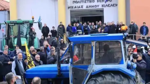 جانب من احتجاجات المزارعين في اليونان في وقت سابق