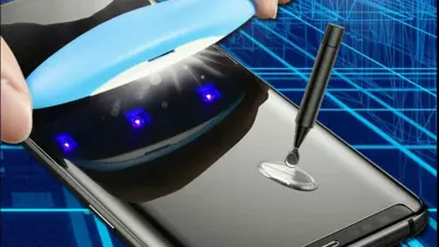 حماية شاشة الهاتف بطريقة السائل (تعبيرية)