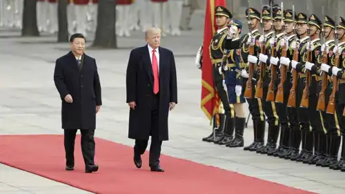 الرئيسان ترامب وشي في لقاء سابق.