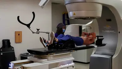 جهاز تصوير الرنين المغناطيسي 