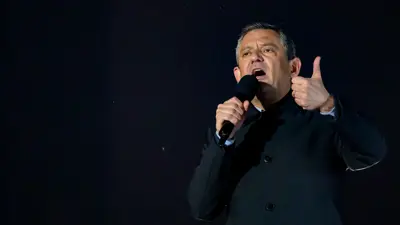 أوزغور أوزيل