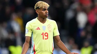 لامين يامال نجم منتخب إسبانيا