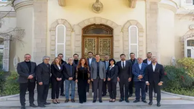 لقاء سابق لفنانين سوريين ببشار الأسد