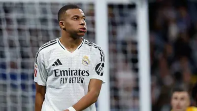 مبابي في مباراة برشلونة وريال مدريد بالكلاسيكو