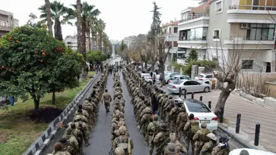 قوات تابعة لهيئة تحرير الشام في دمشق