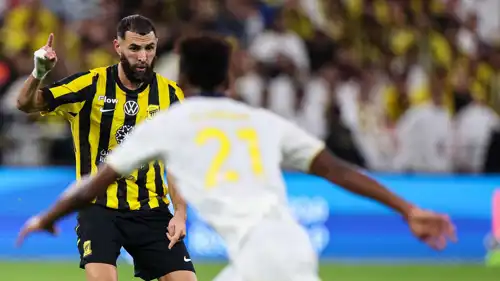 كريم بنزيما في مباراة الاتحاد والنصر