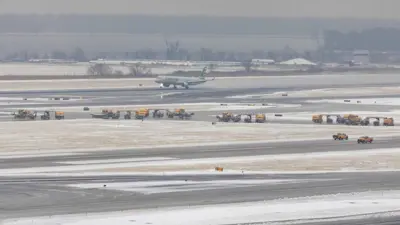 أحد المطارات الأمريكية 