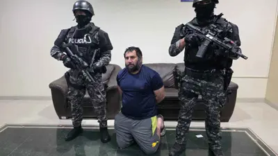 فيتو وسط رجال الأمن بعد إعادة اعتقاله