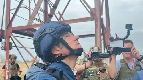 رئيس الوكالة الدولية للطاقة الذرية رافائيل غروسي أثناء زيارة للمحطة