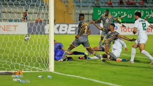 من مباراة المصري وكايزر تشيفز