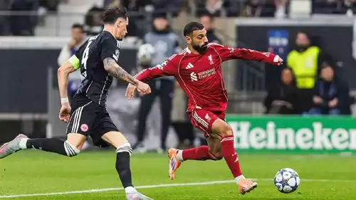 محمد صلاح في مباراة ليفربول وفرانكفورت