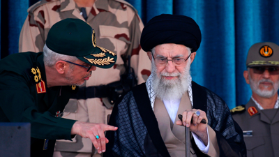 آية الله خامنئي ومحمد باقري