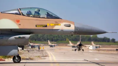 مقاتلة إسرائيلية في إحدى القواعد الجوية