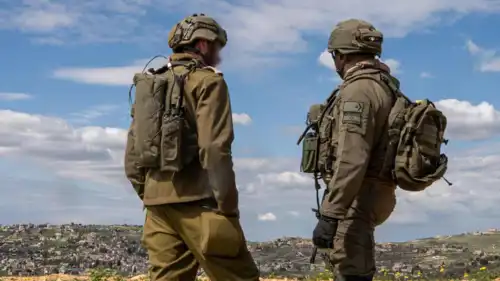 جنديان إسرائيليان على الحدود الشمالية