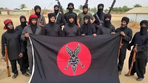 عناصر من جماعة اللاكوراوا