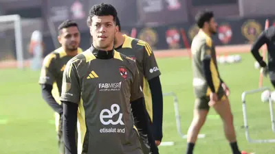 إمام عاشور في تدريبات الأهلي المصري