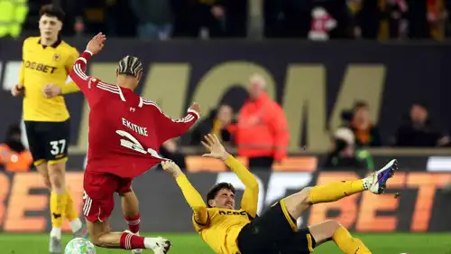 مباراة وولفرهامبتون وليفربول في الدوري الإنجليزي