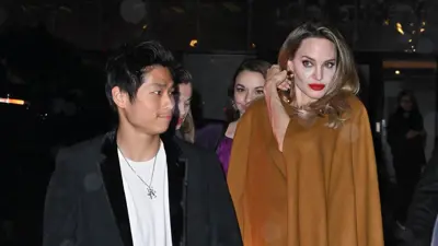 أنجلينا جولي وابنها باكس