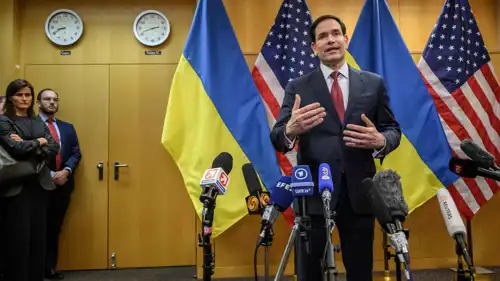 روبيو يتحدث للصحفيين 