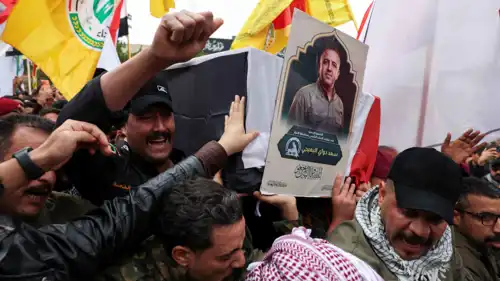 أثناء تشييع سعد البعيجي قائد "الحشد الشعبي" في الأنبار