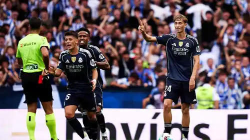 لحظة طرد هويسن لاعب ريال مدريد