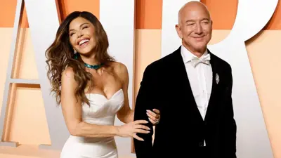 جيف بيزوس وزوجته