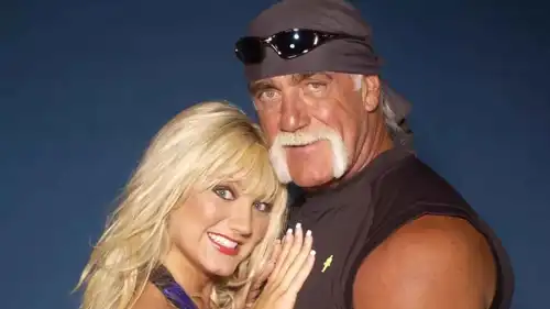 بروك ووالدها هالك هوغان