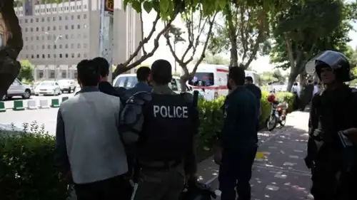 عناصر من الشرطة الإيرانية