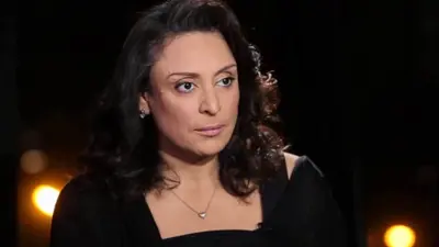 الإعلامية منى عراقي 