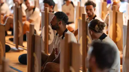 محمد صلاح في معبد أيكوين البوذي