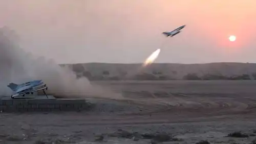 إطلاق صواريخ خلال مناورة إيرانية
