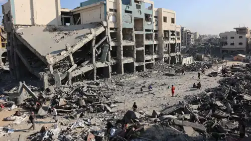 آثار الدمار جراء استمرار الحرب بغزة